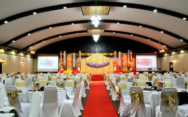 Luckswan resort