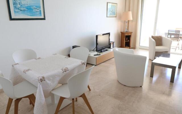 Amazing Sea View 2 Bedroom Front of the Beach 303