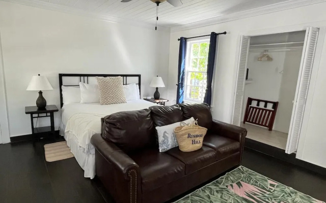 Runaway Hill Inn