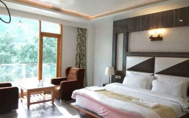 Hotel Manali Grand