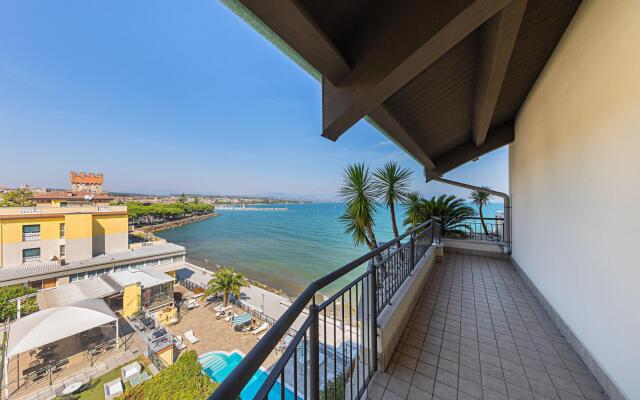 Residenza Miralago With Pool - Penthouse With Lake View