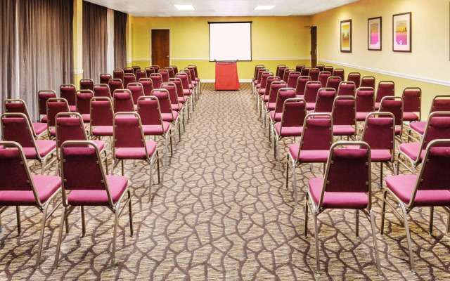 Ramada by Wyndham Salt Lake City North Temple