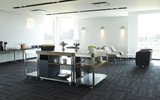 Alt Hotel Toronto Airport