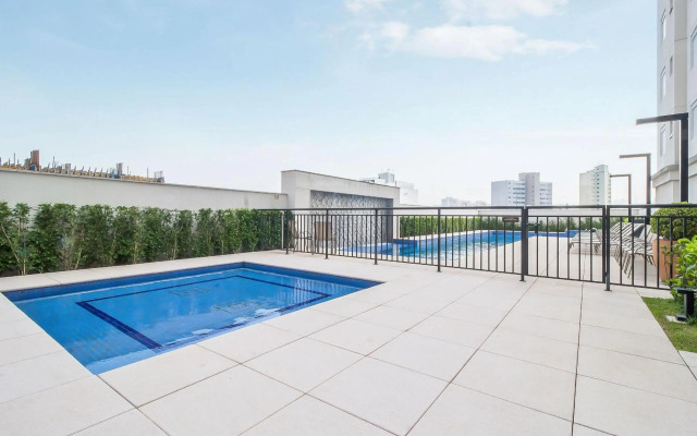 Apê iluminado e com vista alta no Brás