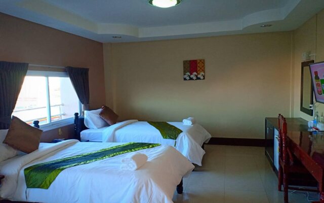 Submukdaphoomplace Hotel