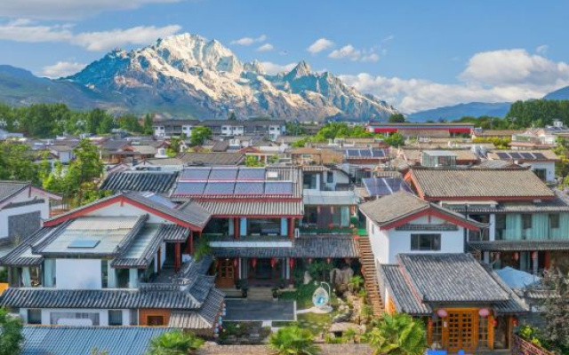 Meiqi Leju Jade Dragon Snow Mountain Scenic Resort Courtyard (Shuhe Ancient Town Branch) – Outside – Lijiang