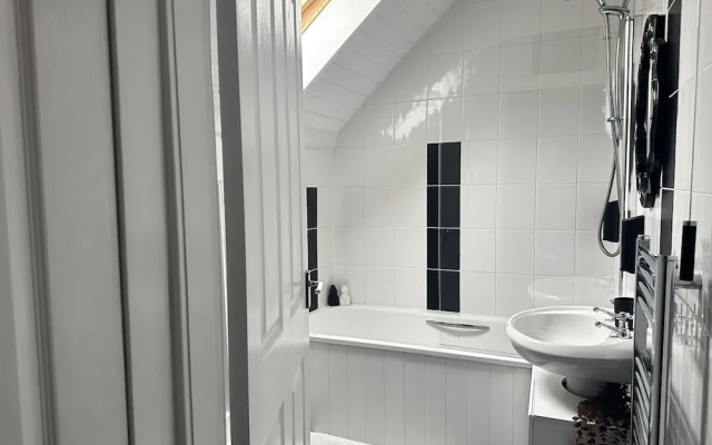 The Sandgate New Immaculate 1-bed Apartment in Ayr