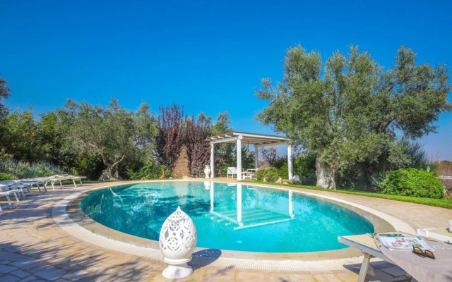 TD Il Vecchio Fienile Outdoor Kitchen With Pool View