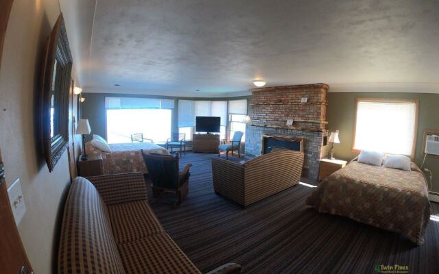 Twin Pines Resort