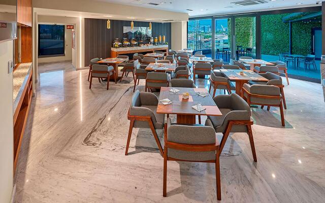 Radisson Hotel Monterrey San Jeronimo