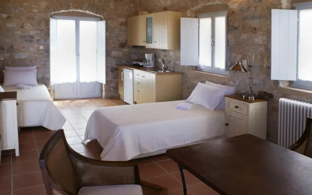 To Karavi Guesthouse