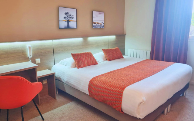 Brit Hotel Piscine & Spa - Fougères