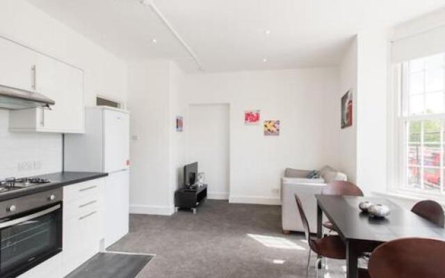 Kennington Apartment A/Apartment