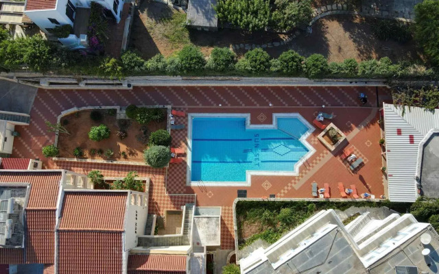 Sunset Apartments