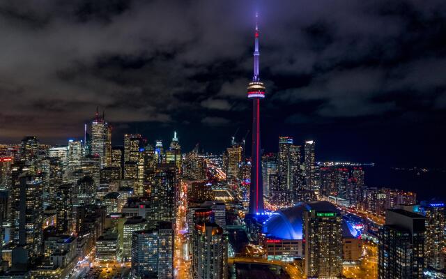 Holiday Inn Express Toronto - Downtown, an IHG Hotel