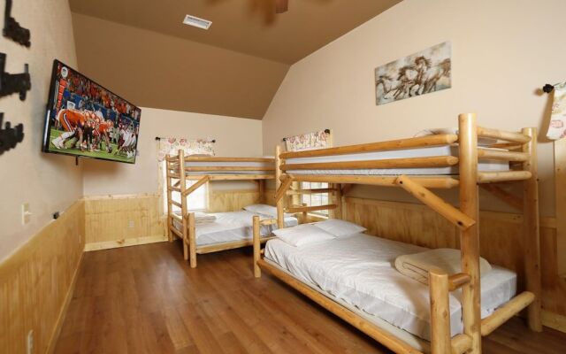 Cedar Falls 8 - Three Bedroom Chalet