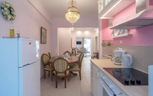 Lovely Apartment in Athens
