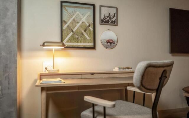 Jasper Hotel