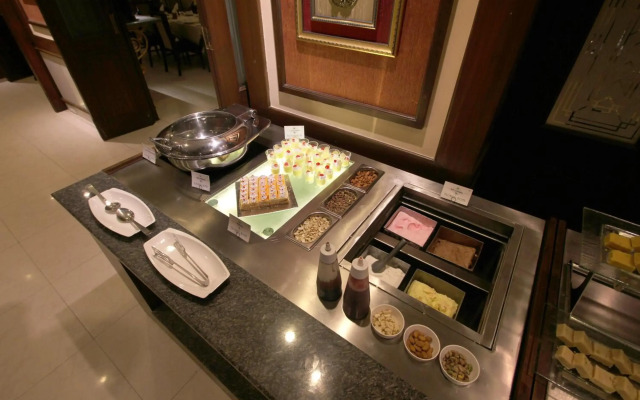 Taj Mahal Hotel Abids