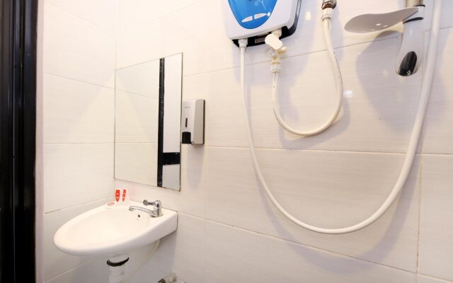 OYO 90456 Hotel Tgl