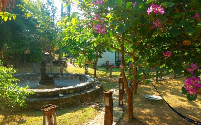 Arys Lagoon Bungalow & Hotel