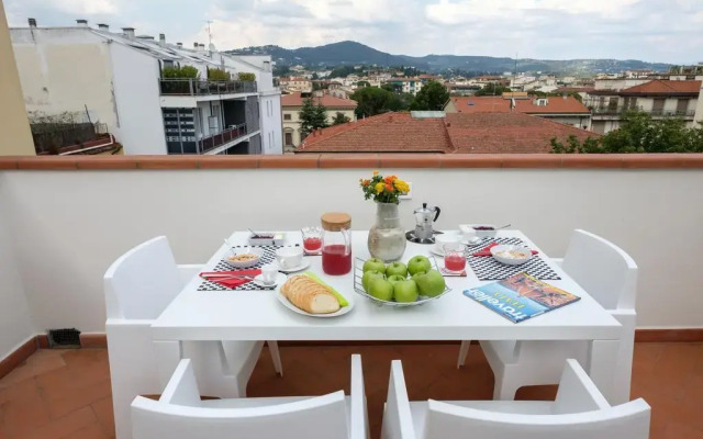 Apartment for 6 with Terrace And Parking