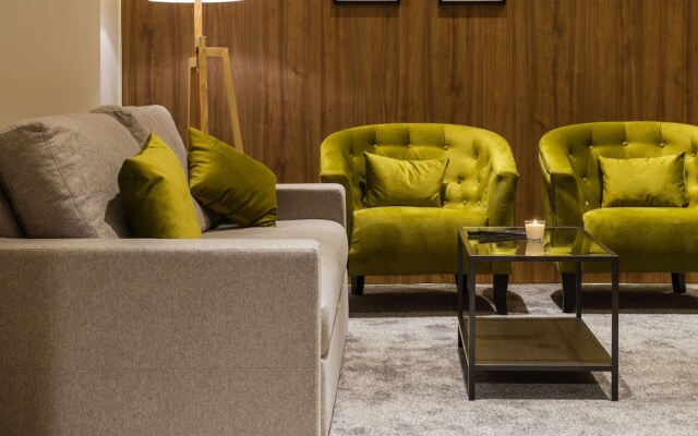 Dezman Luxury Center