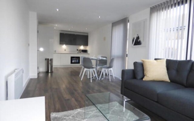 Luxury 1-bedroom Apartment With Free Parking