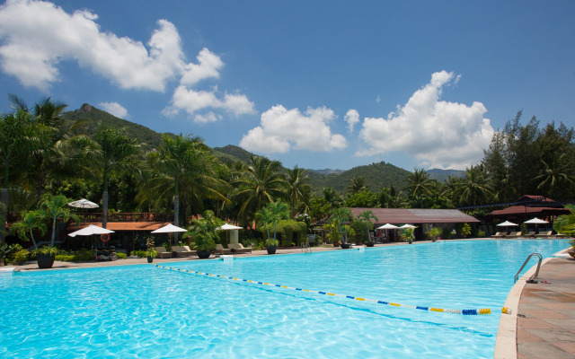 Diamond Bay Resort and Spa