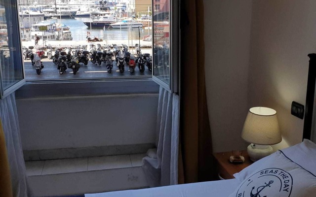 Red And Blues Music Hotel Genova