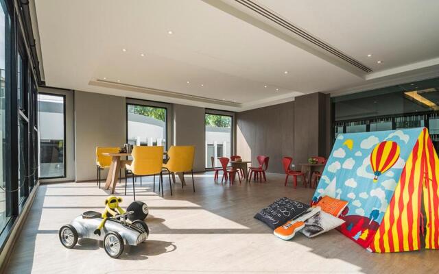 Many Holiday The Base Condo