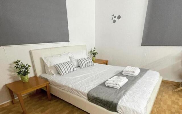 Comfortable, modern studio apartment