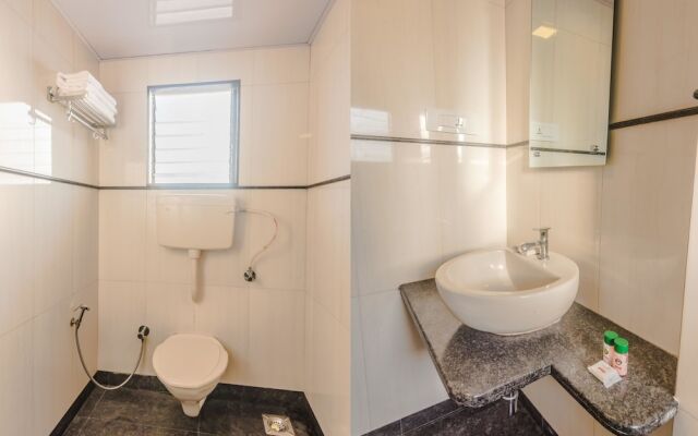 OYO 8363 Hotel Royal NS