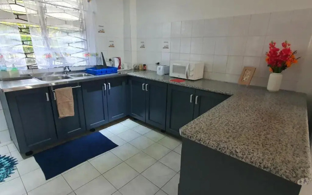 Cosy 2 bedroom unit with pool,Wifi parking