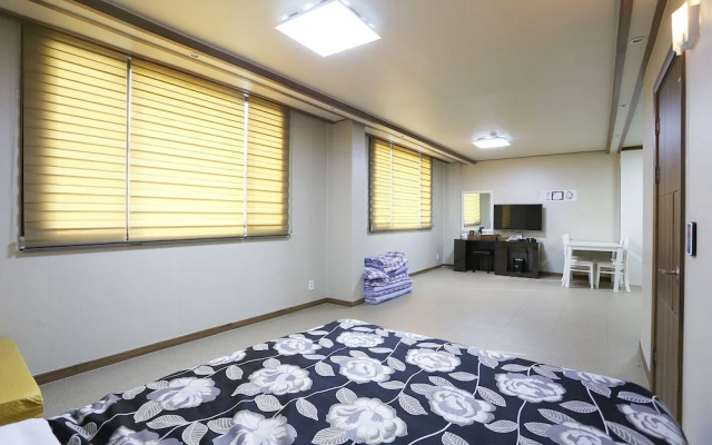 Gangneung Gyeongpodae Lovely Motel