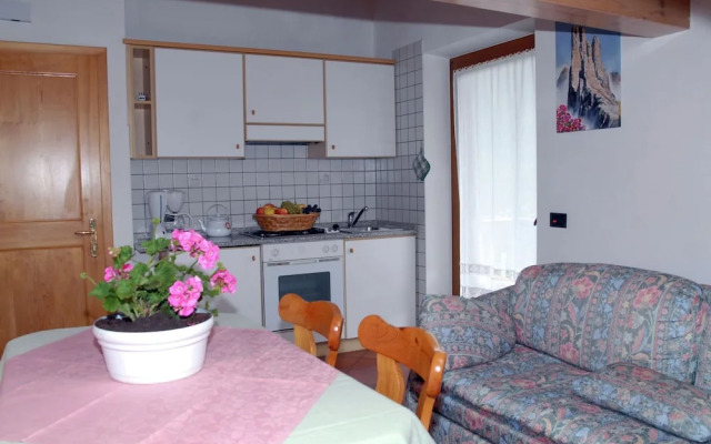 Pretty Apartment With Balcony, Garden, Garden Furniture