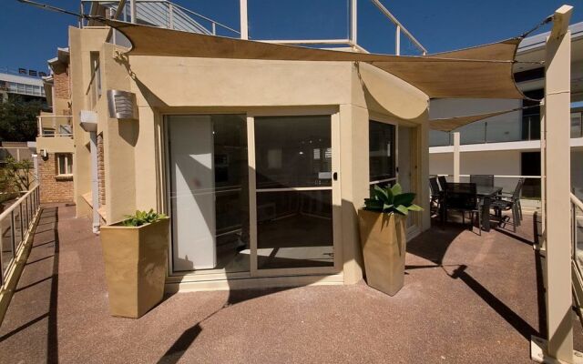 Dolphin Watch, 2/74 Magnus Street