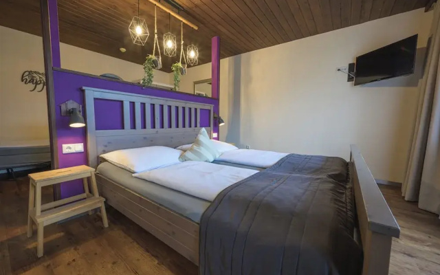 ROJ Rooms & Suites