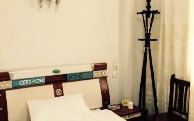 Yilong Jinshan Hotel