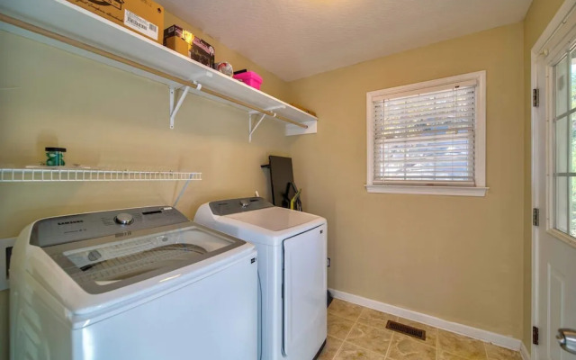 Sunset View 3 BDR Close to Downtown!