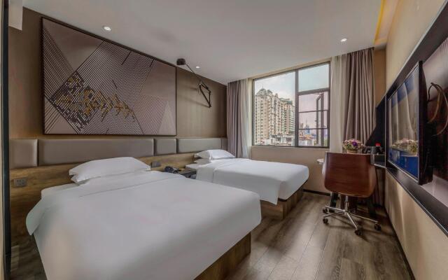 IU Hotel·Kunming Yuantong Mountain Cuihu Park