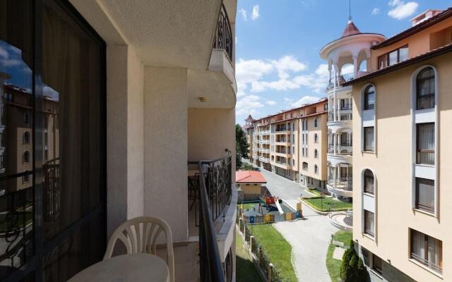 Quiet Studio with Kitchen & Balcony