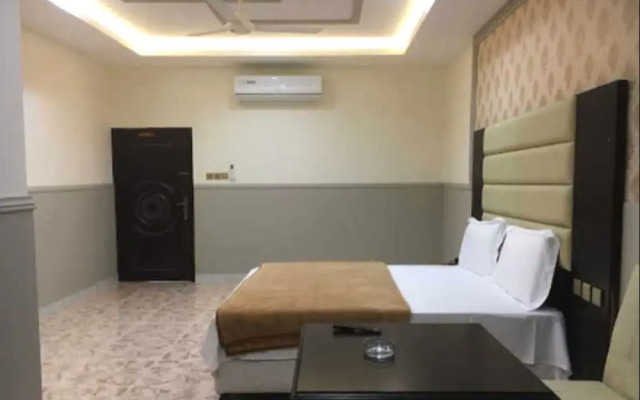 OYO Al Taj Rest House