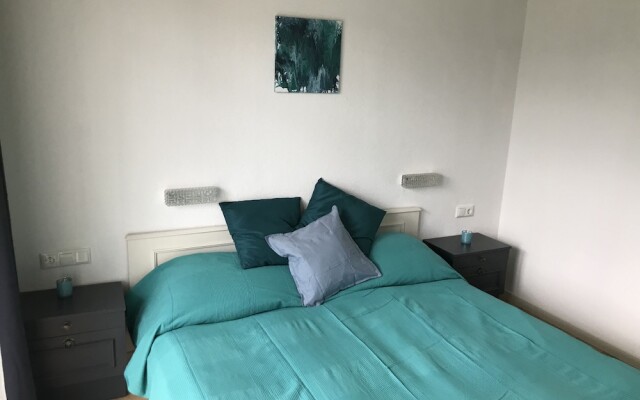 Hillside Rooms and Apartment