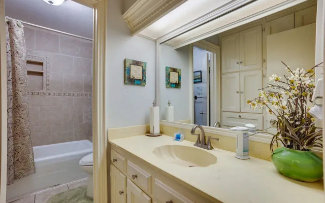 Spacious Bryan Vacation Rental w/ Pool & Patio!