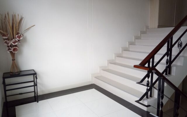 Privacy Residence Lopburi