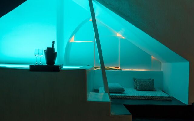 Solstice Luxury Suites
