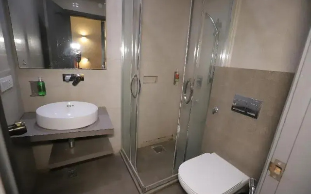 Qotel Chattarpur