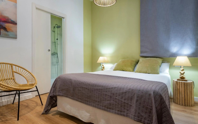 Lola 14 Suite Apartment