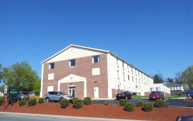 President Inn & Suites